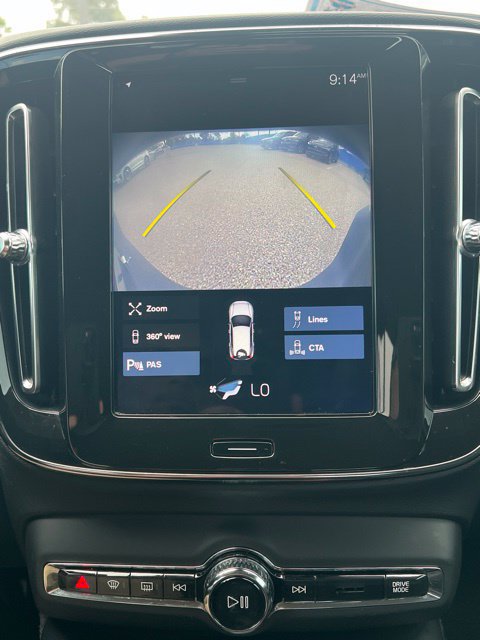 Used 2020 Volvo XC40 T4 Momentum FWD image 14