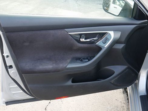 Used 2013 Nissan Altima 2.5 S image 10