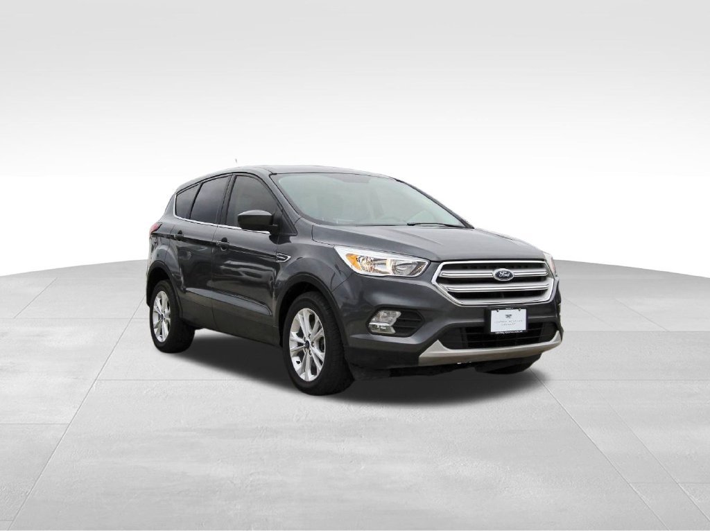 Used 2019 Ford Escape SE FWD image 1