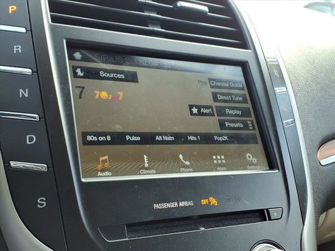 Used 2017 Lincoln MKC Select w/ Lincoln MKC Climate Package image 12