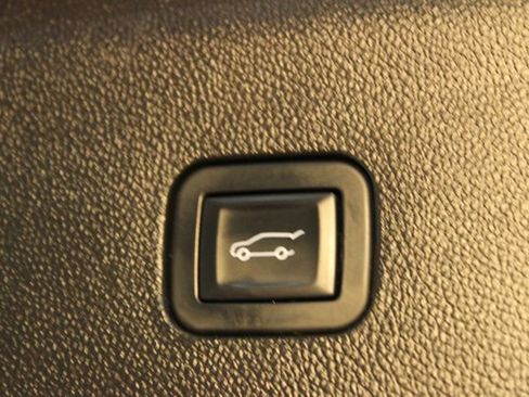 Used 2018 Buick Enclave Essence w/ Experience Buick Package AWD/4WD image 18