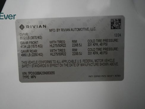 Used 2025 Rivian R1S Adventure AWD/4WD image 32