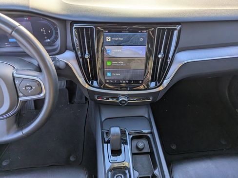 Used 2024 Volvo S60 B5 Core image 17