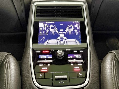 Used 2017 Porsche Panamera 4 AWD/4WD image 58