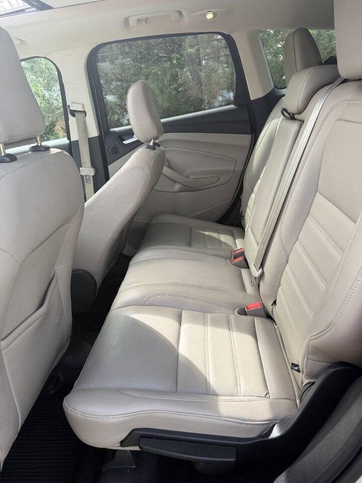 Used 2018 Ford Escape Titanium w/ Ford Safe & Smart Package AWD/4WD image 7