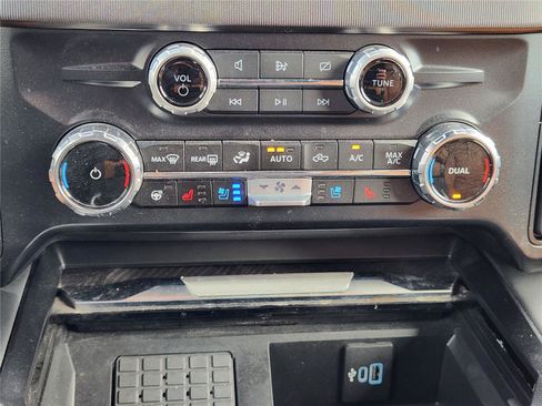 Certified 2024 Ford F350 Platinum AWD/4WD image 27