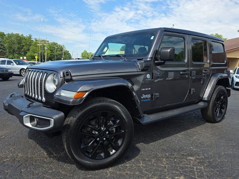 Used 2021 Jeep Wrangler Unlimited Sahara w/ Cold Weather Group AWD/4WD image 1