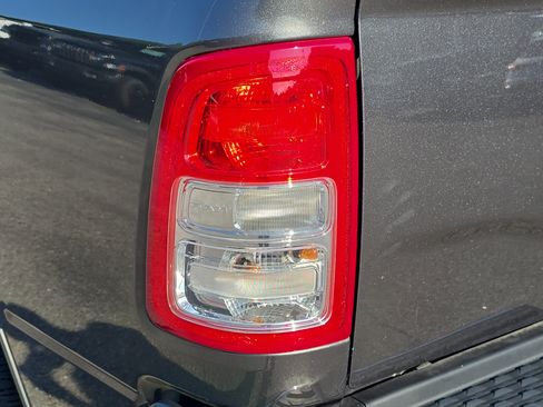 Used 2022 RAM 2500 Tradesman w/ Chrome Appearance Group RWD image 31