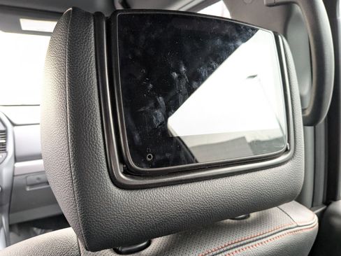 Used 2021 Nissan Titan PRO-4X w/ Pro-4x Convenience Package image 35