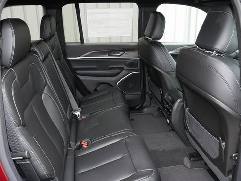 New 2026 Jeep Grand Cherokee Limited image 21