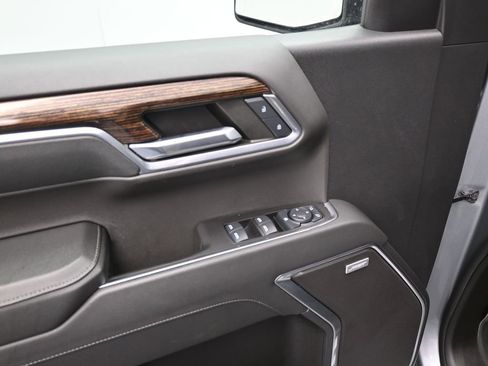 Used 2024 GMC Sierra 1500 Elevation w/ Preferred Package image 11