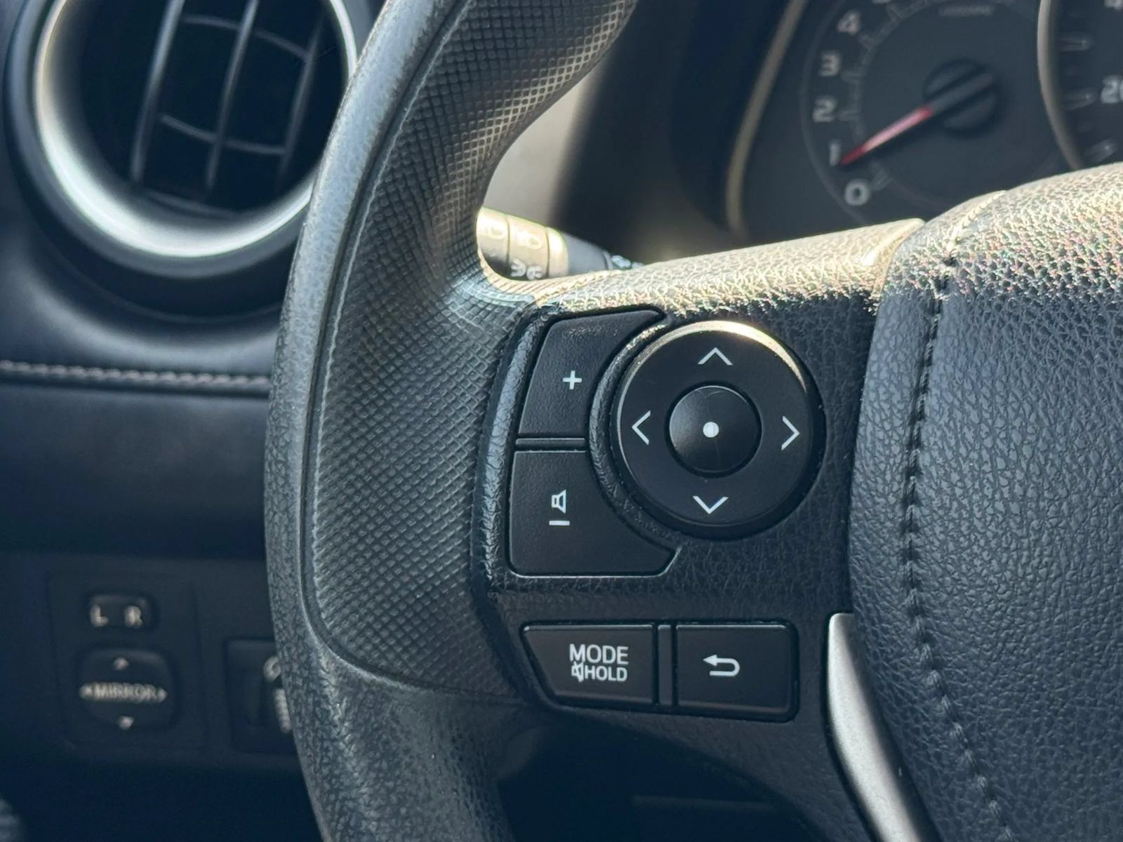 Used 2013 Toyota RAV4 XLE AWD/4WD image 22