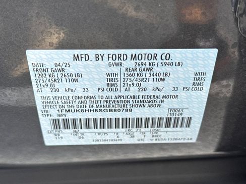Used 2025 Ford Explorer Platinum w/ LUX Leather Package AWD/4WD image 37