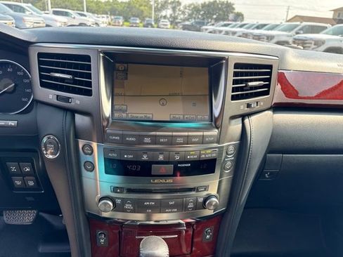Used 2011 Lexus LX 570 4WD image 21