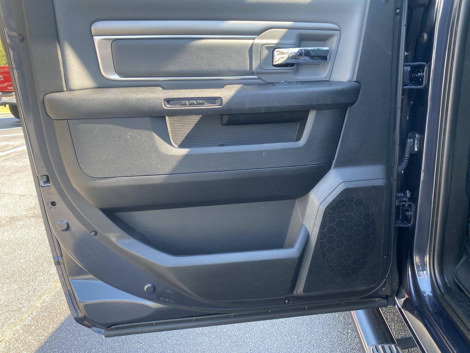 Used 2021 RAM 1500 Classic SLT AWD/4WD image 18