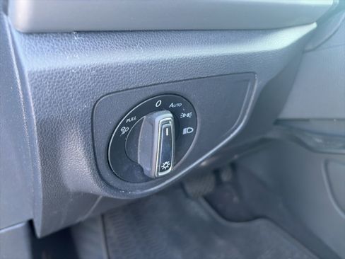 Used 2021 Volkswagen Atlas SE w/ Panoramic Sunroof Package FWD image 14