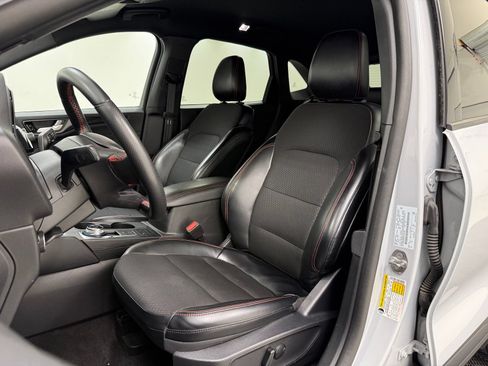 Used 2025 Ford Escape ST-Line Select AWD/4WD image 17