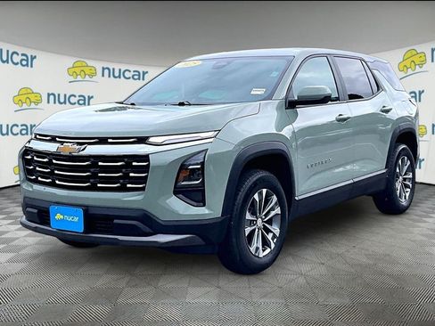 Used 2025 Chevrolet Equinox LT AWD/4WD image 3