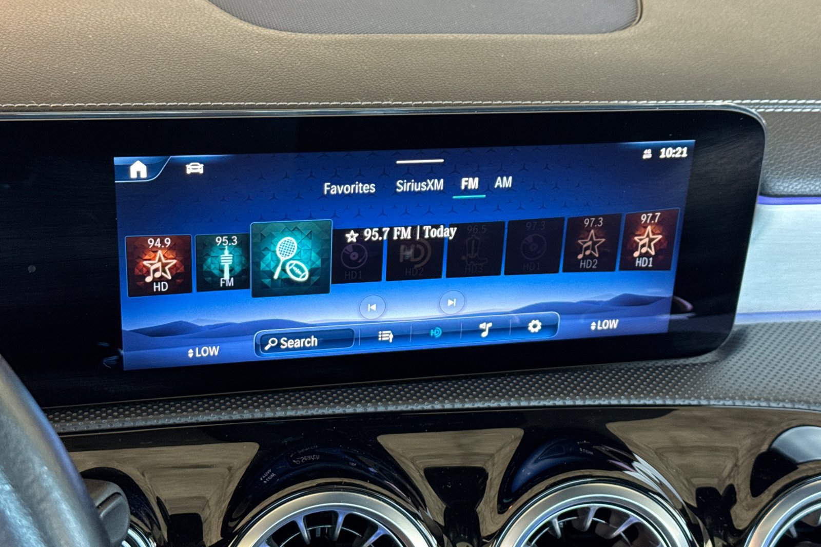 Used 2025 Mercedes-Benz CLA 250 image 22
