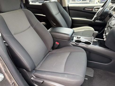 Used 2020 Nissan Pathfinder S AWD/4WD image 31