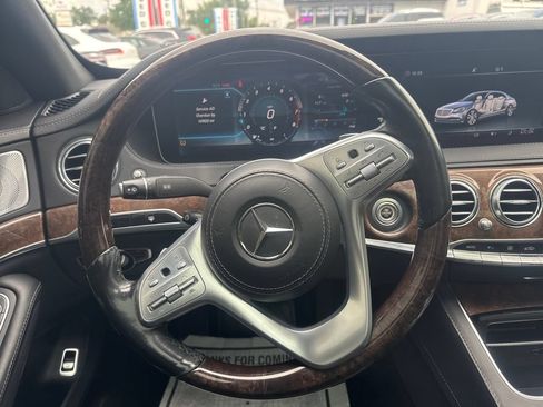 Used 2018 Mercedes-Benz S 560 4MATIC Sedan w/ Premium Package image 14