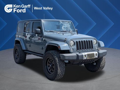 Used 2014 Jeep Wrangler Unlimited Sahara w/ Max Tow Package AWD/4WD image 1