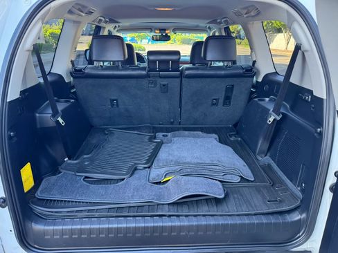 Used 2016 Lexus GX 460 w/ Premium Package AWD/4WD image 27