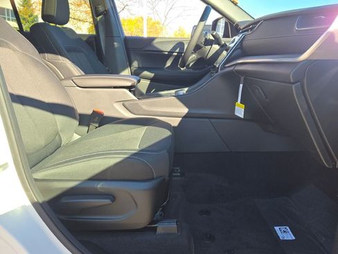 New 2025 Jeep Grand Cherokee Laredo X w/ Luxury Tech Group I AWD/4WD image 7