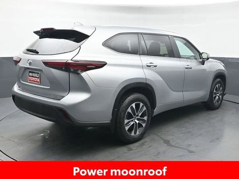 Certified 2024 Toyota Highlander XLE image 7