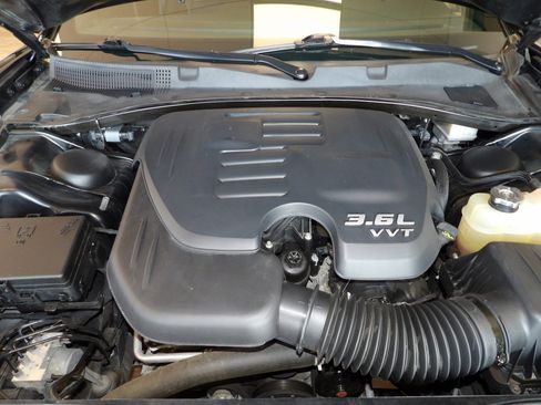 Used 2021 Dodge Charger SXT w/ Leather Interior Group image 11