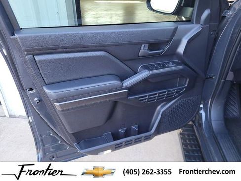 Used 2025 Toyota 4Runner 4WD image 15