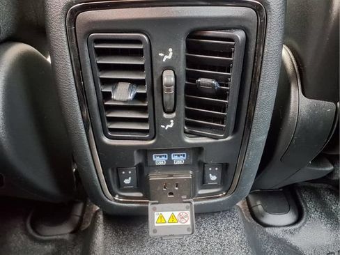 Used 2018 Dodge Durango GT AWD/4WD image 15