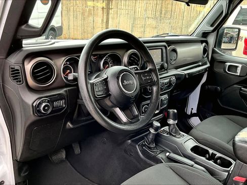 Used 2020 Jeep Wrangler Sport image 21
