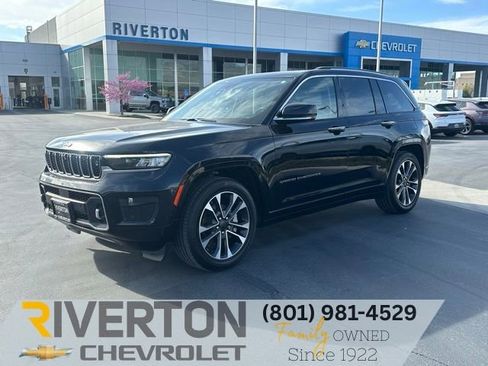 Used 2023 Jeep Grand Cherokee Overland w/ Advanced Protech Group III AWD/4WD image 1