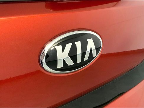 Used 2020 Kia Soul S FWD image 30