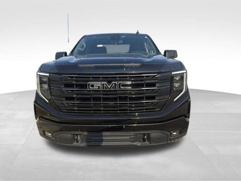 Used 2022 GMC Sierra 1500 Elevation w/ X31 Off-Road Package AWD/4WD image 10