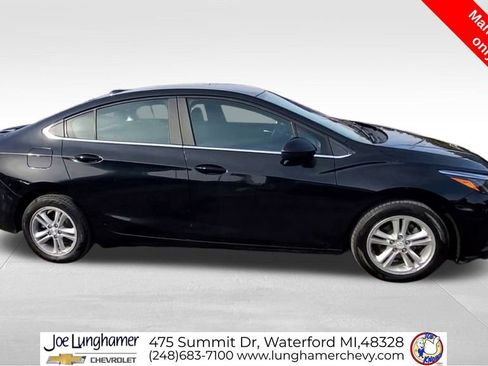 Used 2016 Chevrolet Cruze LT w/ Convenience Package FWD image 9