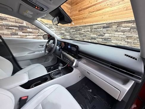 Used 2024 Hyundai Kona SEL AWD/4WD image 15