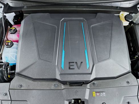 Used 2024 Hyundai Ioniq 5 SEL image 33