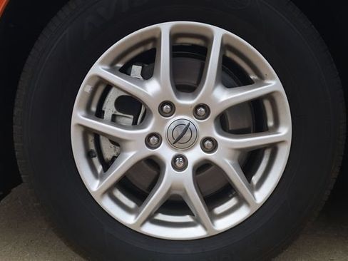 Used 2024 Chrysler Pacifica Touring-L FWD image 8