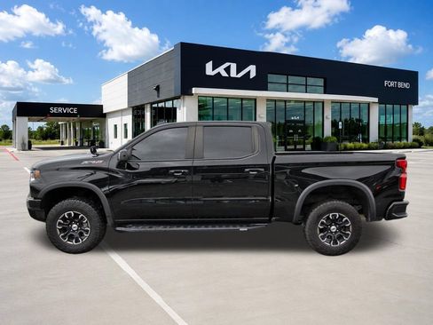 Used 2025 Chevrolet Silverado 1500 ZR2 w/ Technology Package AWD/4WD image 8