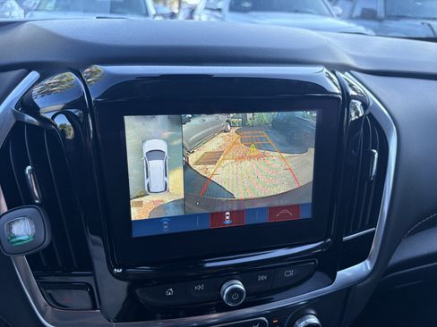 Used 2019 Chevrolet Traverse RS FWD image 12