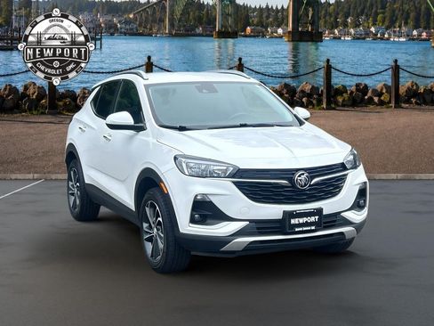 Used 2022 Buick Encore GX Select w/ Safety Package II AWD/4WD image 3
