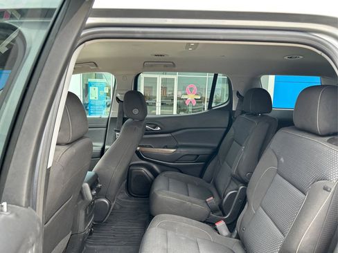 Used 2023 GMC Acadia SLE w/ Driver Convenience Package image 10