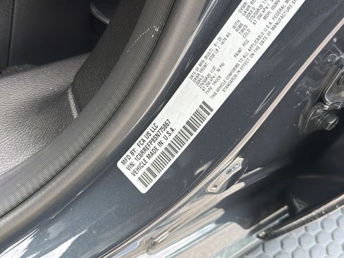Used 2025 RAM 1500 Big Horn RWD image 32