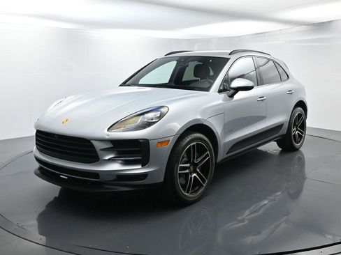 Certified 2021 Porsche Macan image 1