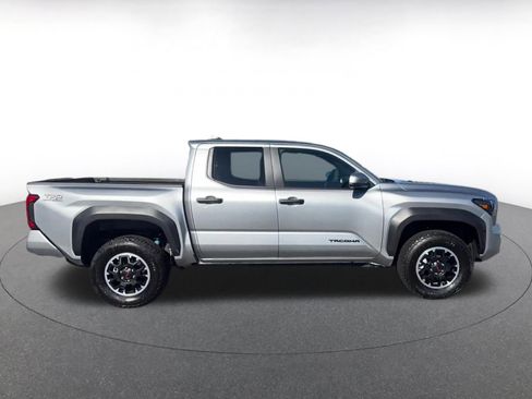 Used 2025 Toyota Tacoma TRD Off-Road image 16