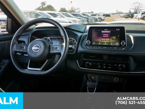 Used 2024 Nissan Rogue S image 12