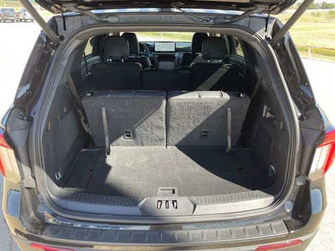 Used 2025 Ford Explorer ST-Line w/ ST-Line Street Pack image 28