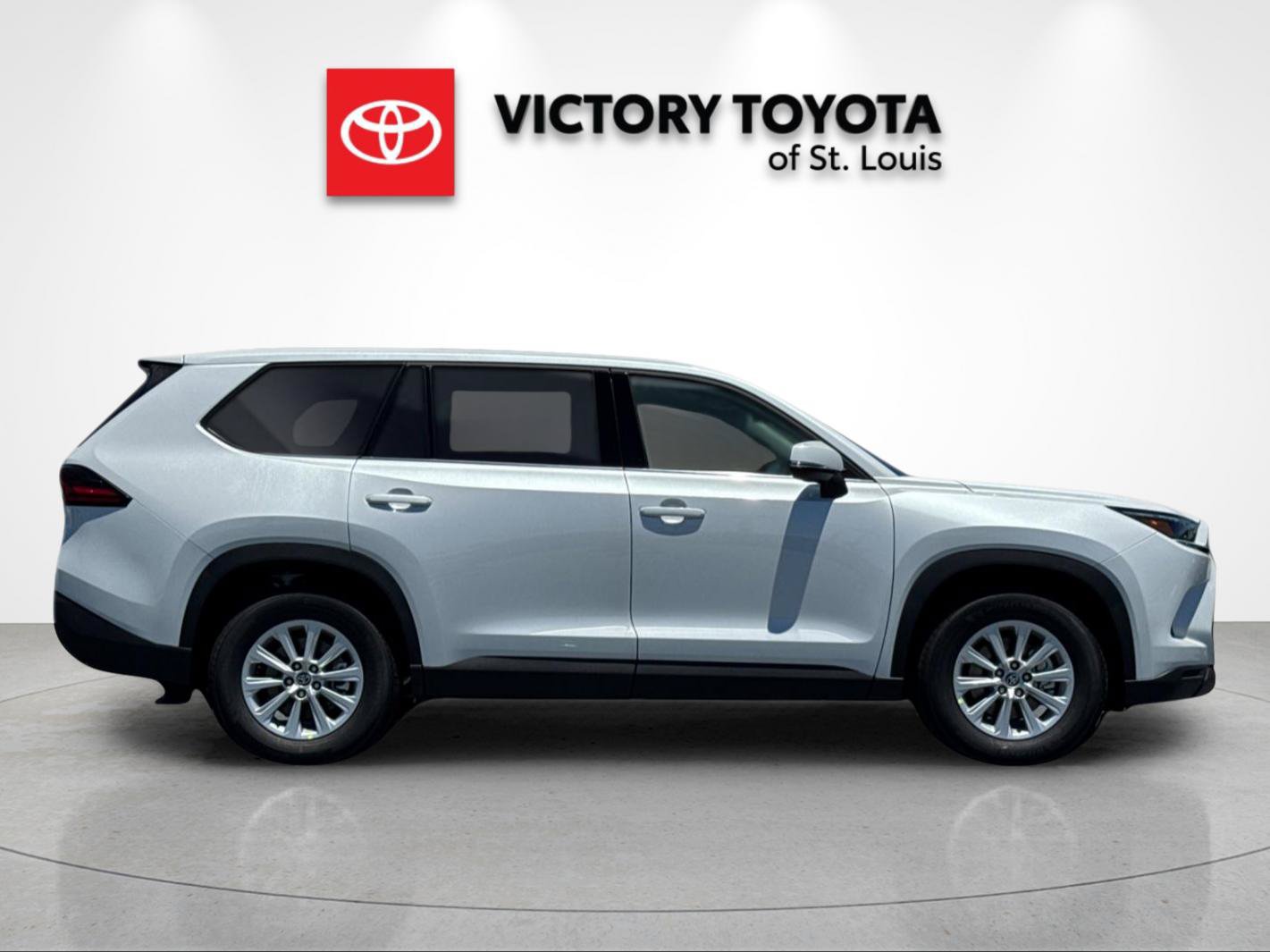 New 2026 Toyota Grand Highlander XLE FWD image 2